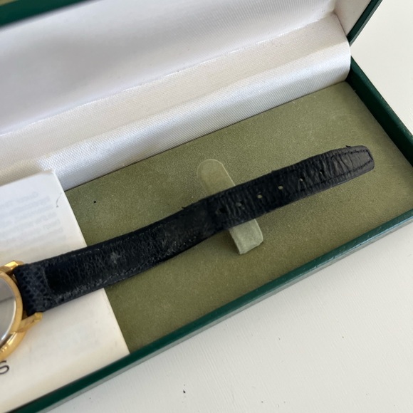 Auth VTG GUCCI Watch - Picture 6 of 9